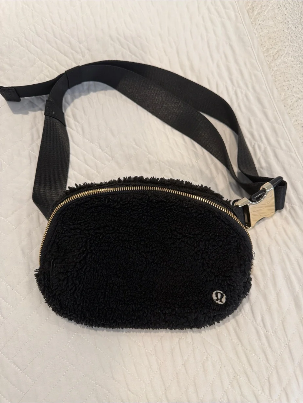 lululemon athletica Black Sherpa Waist Pack with Gold Zipper
